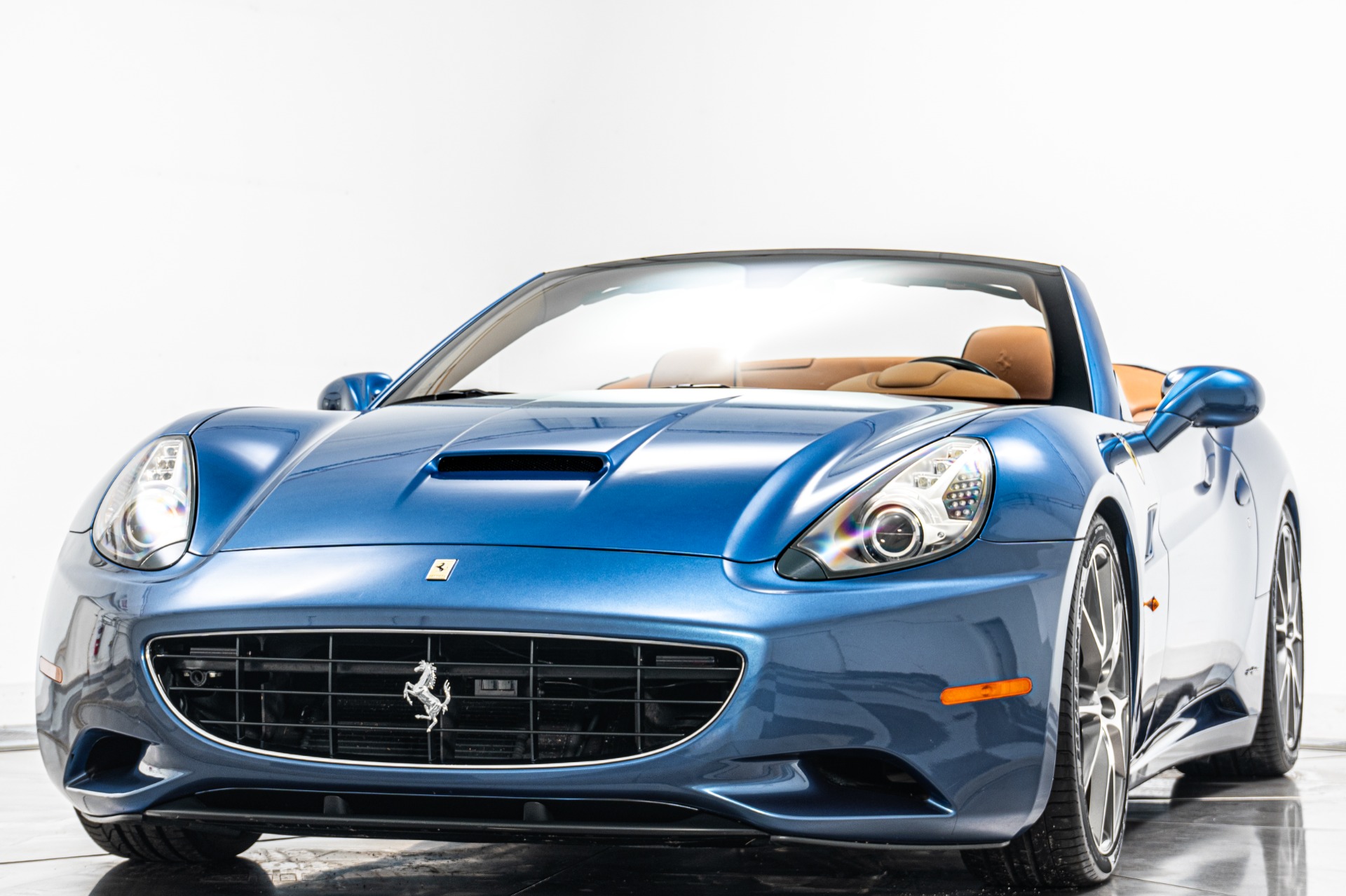 Ferrari California -Daytona Seats, Sport Wheels, Low Miles, Rare Color