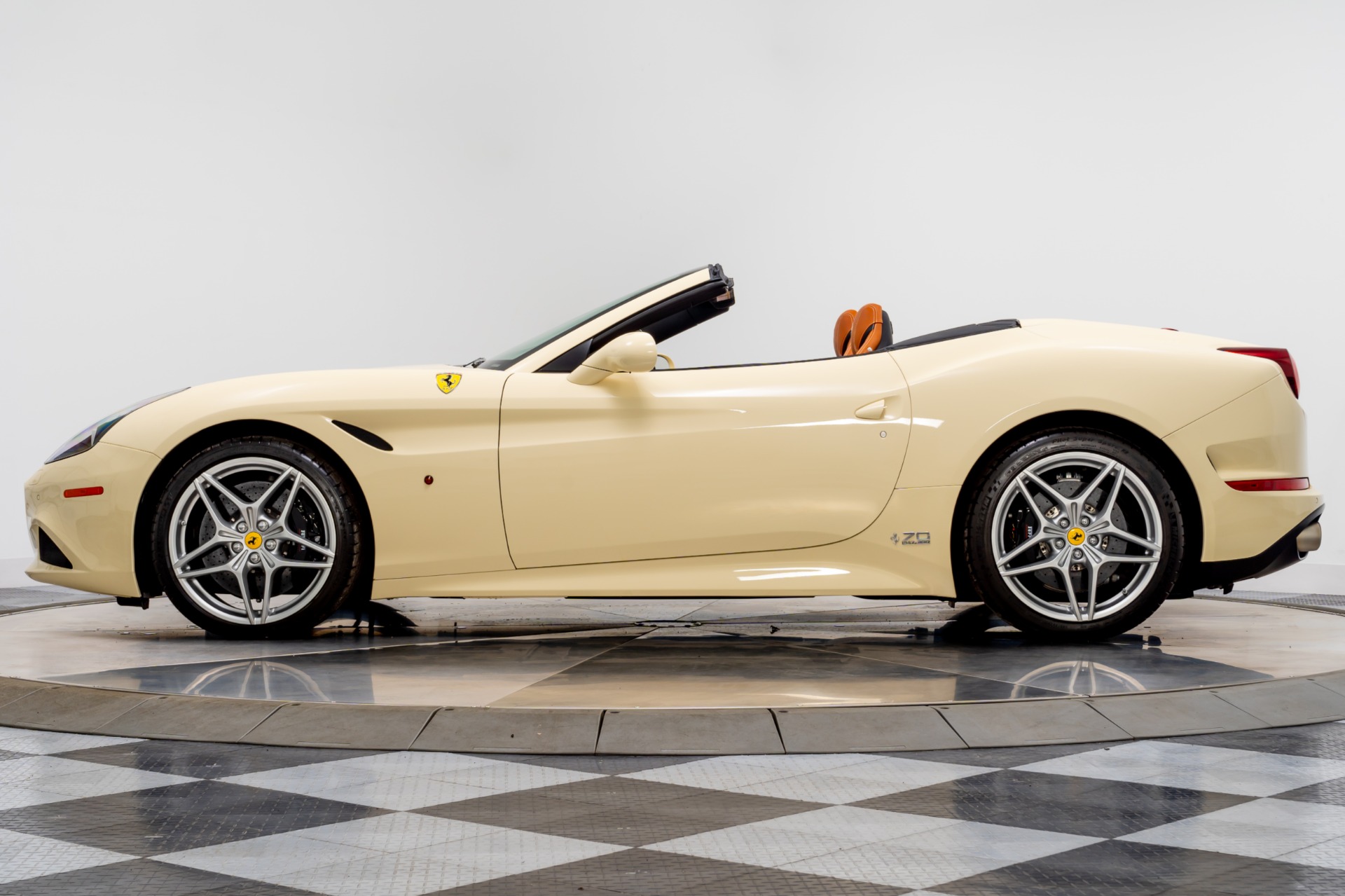 Ferrari California カタログ Used 2018 Ferrari California T 70th Anniversary For Sale